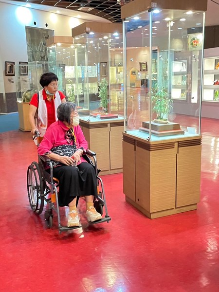 參觀台灣玻璃館