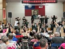 四維國小602班帶領長輩動一動肢體