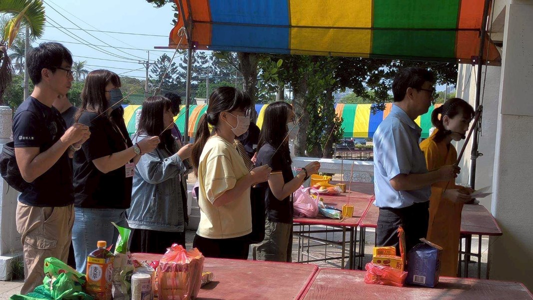 主任率仁家同仁祭祀追思