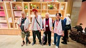 即便購物也要留下到此一遊的合照